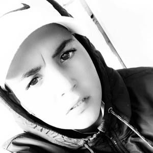 Meet your Posher, Davila